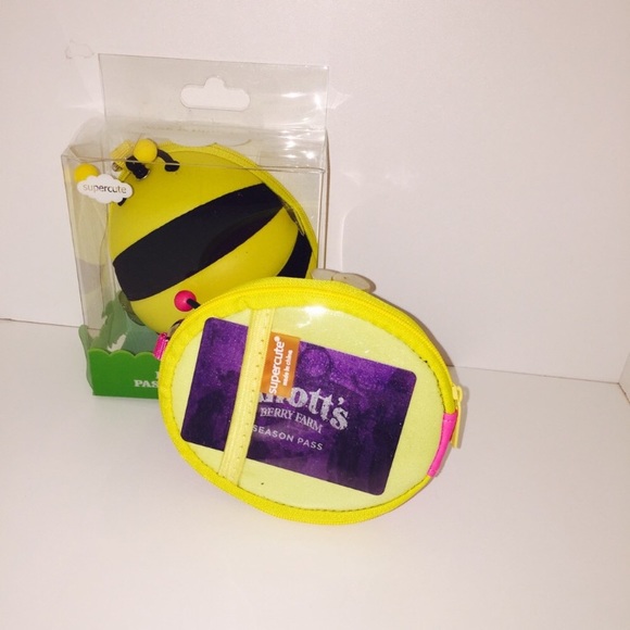 Earbud & Keyholder 🐞 ladybugs - Picture 7 of 7